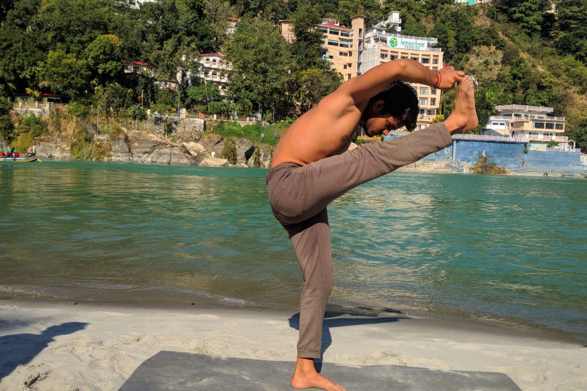 uttitha hasta pada angusthasana
